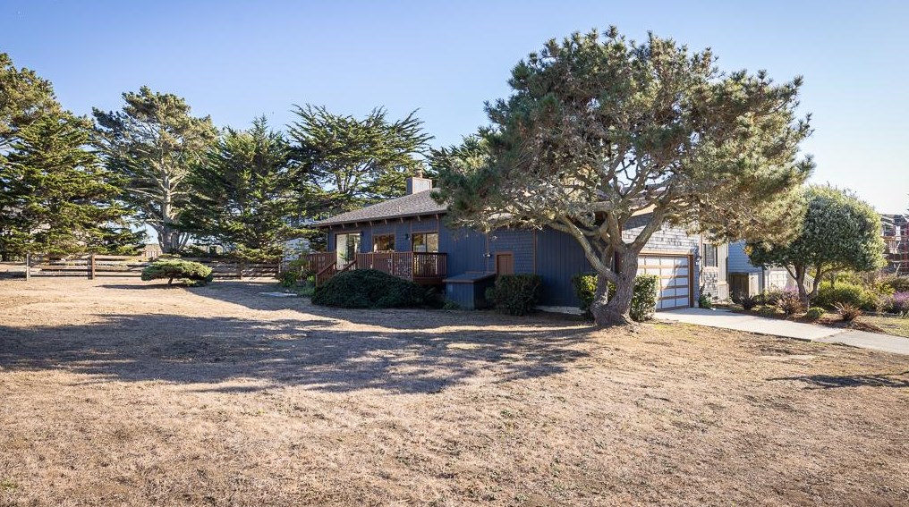 90 Precita Ave, Moss Beach, CA 94038
