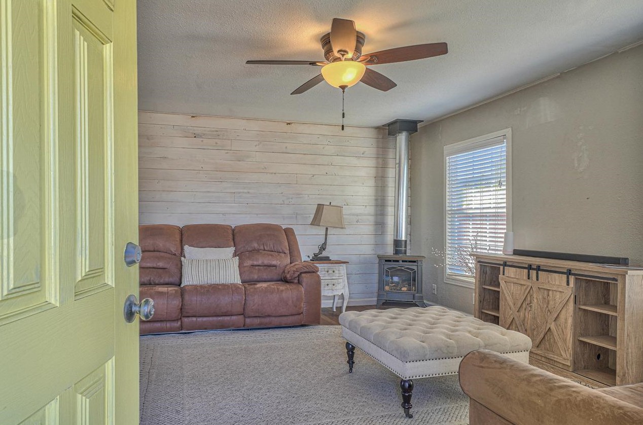 10 Muroc St, Salinas, CA 93907-1820