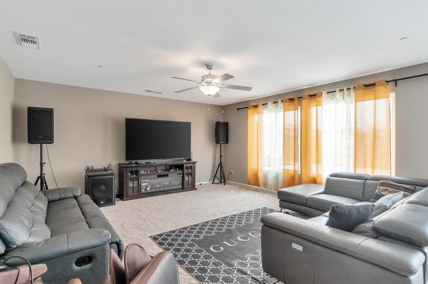 1776 Columbia Dr, Los Banos, CA 93635