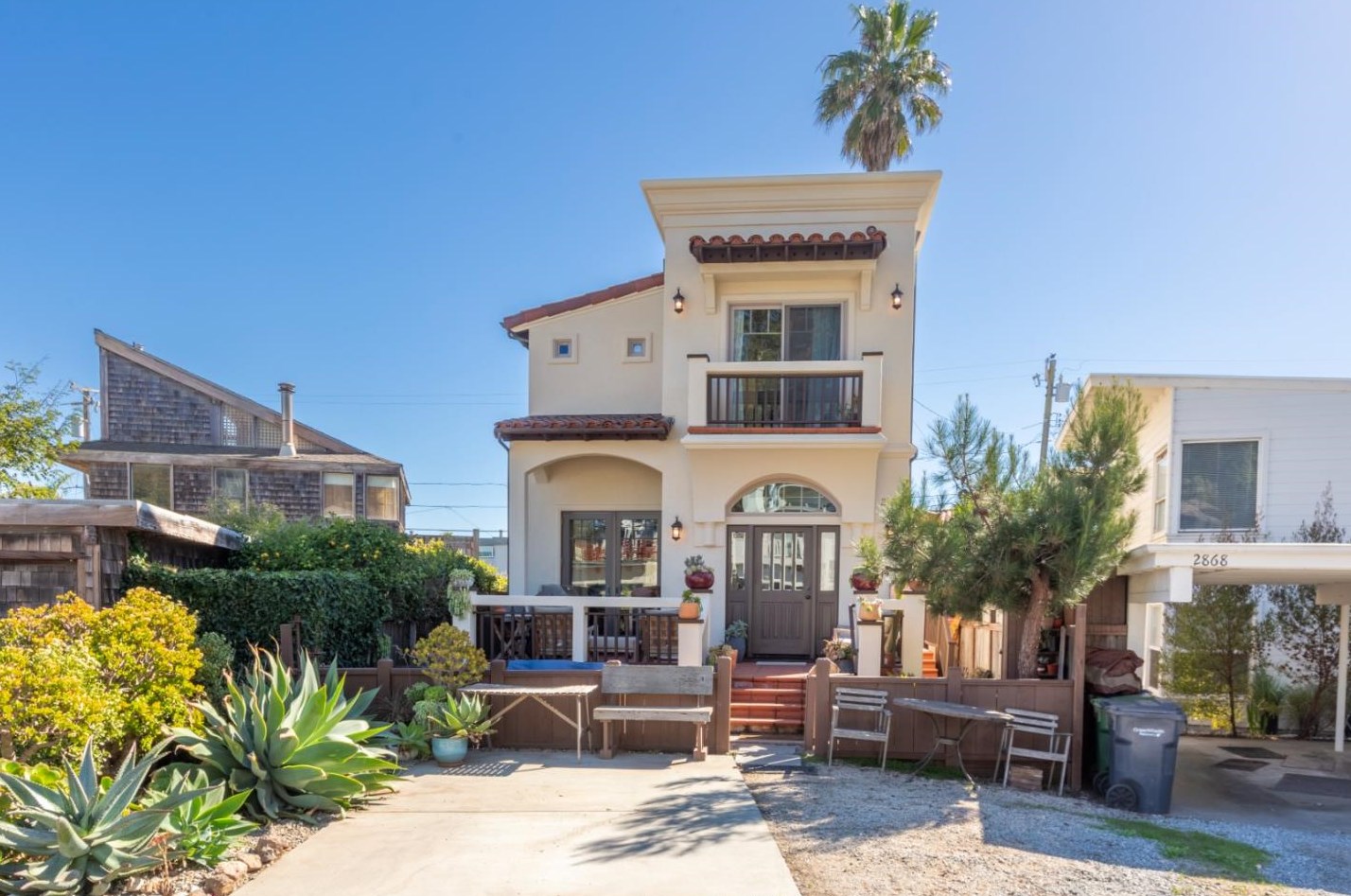 2870 Chesterfield Dr, Santa Cruz, CA 95062-5402