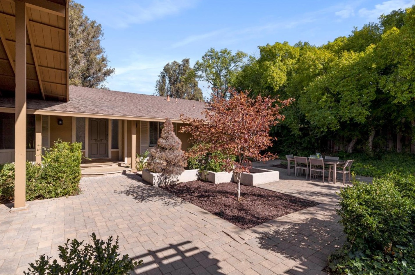 834 Mesa Ct, Palo Alto, CA 94306