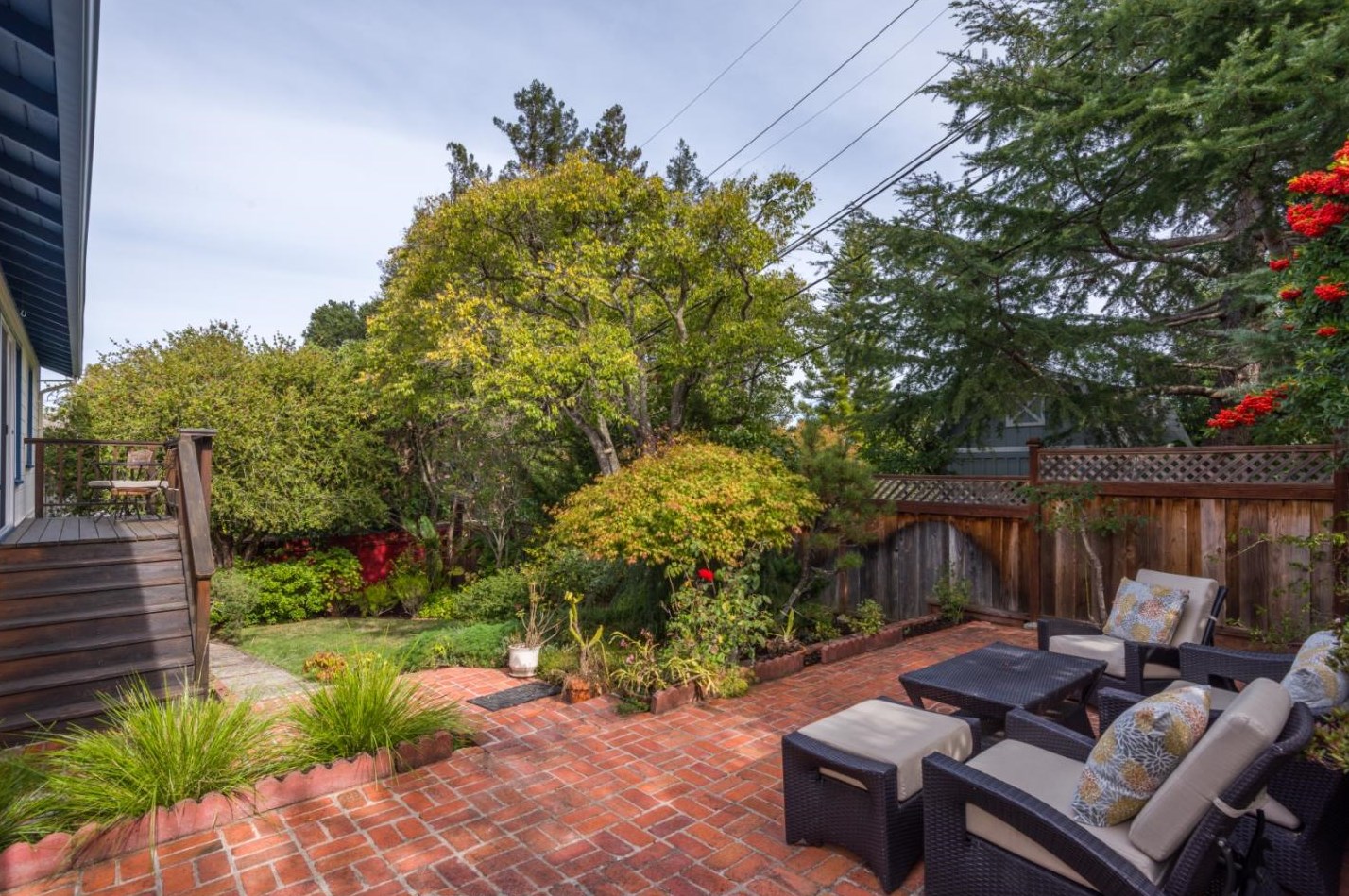 4001 Wilshire Ave, San Mateo CA  94403-4166 exterior