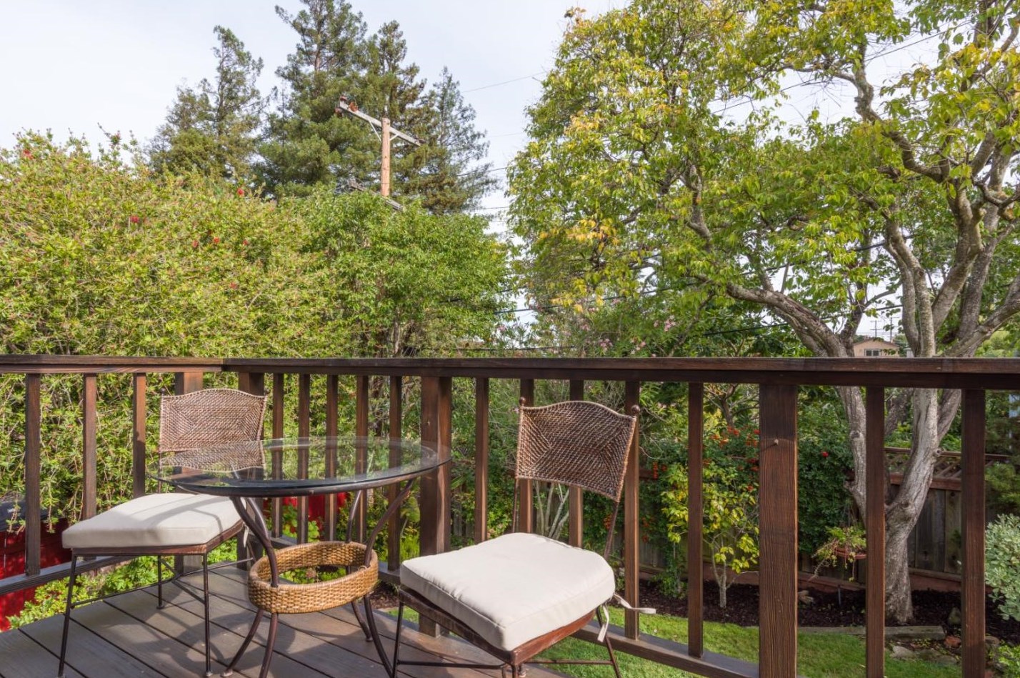 4001 Wilshire Ave, San Mateo CA  94403-4166 exterior