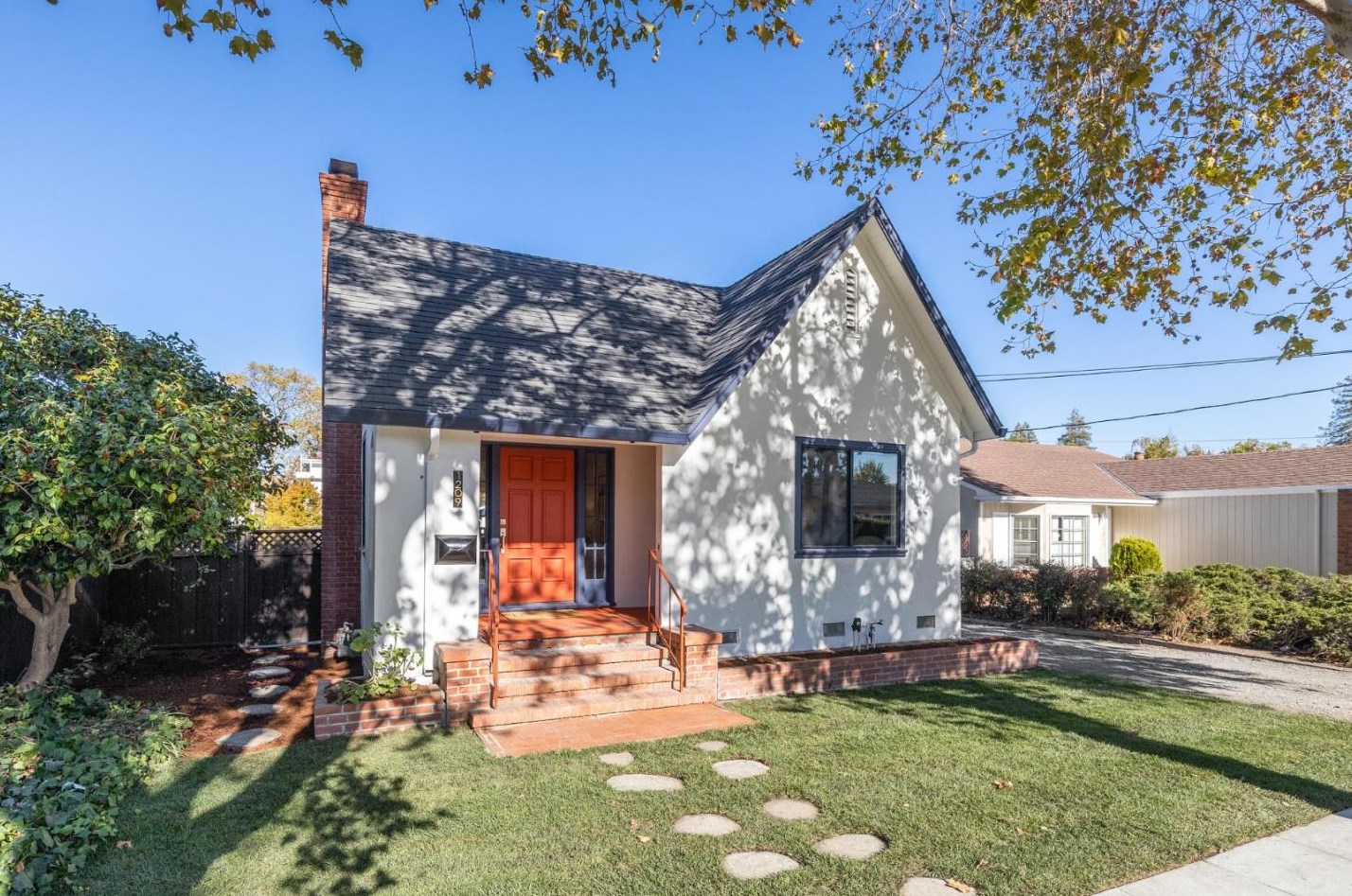 1209 Edinburgh St, San Mateo, CA 94402-2914