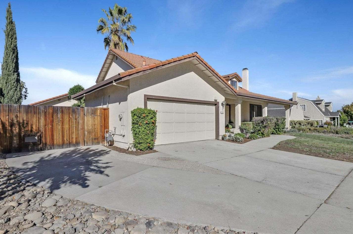 1711 Mantelli Dr, Gilroy, CA 95020