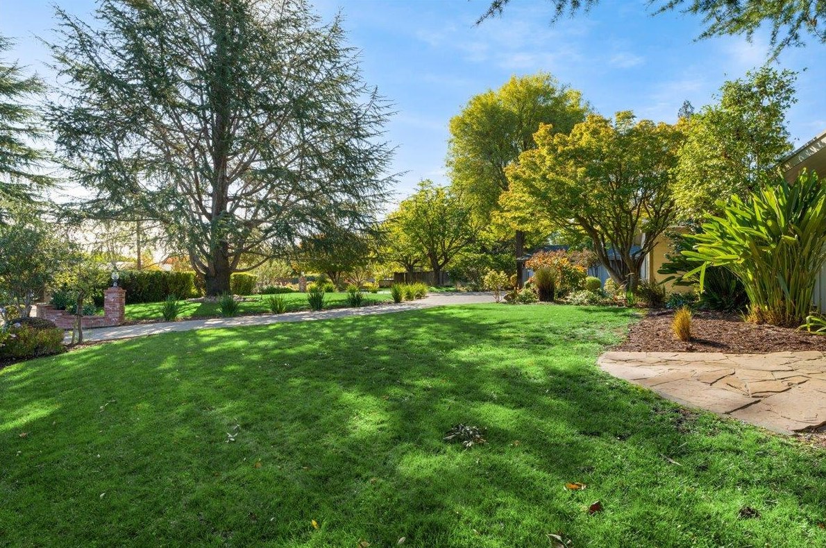 14841 Clara St, Los Gatos, CA 95032