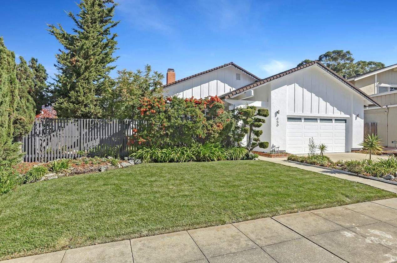 650 Sandy Hook Ct, San Mateo, CA 94404-3537