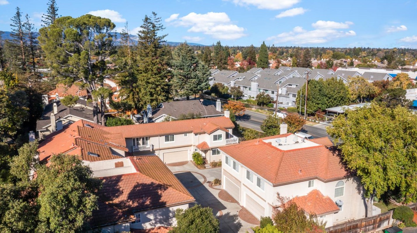 574 Hacienda Ave, Campbell CA 95008-6322 exterior