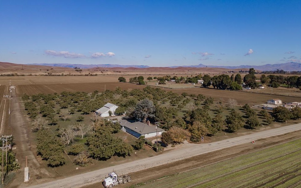 1130 Freitas Rd, San Juan Bautista, CA 95045