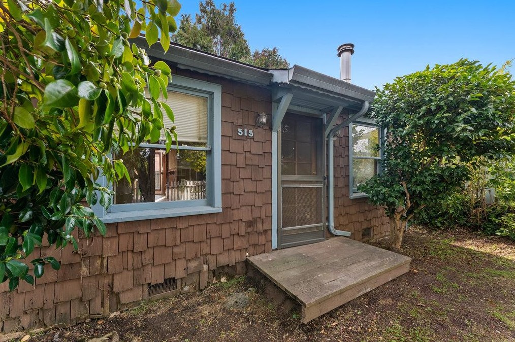515 Gertrude Ave, Aptos, CA 95003-3704