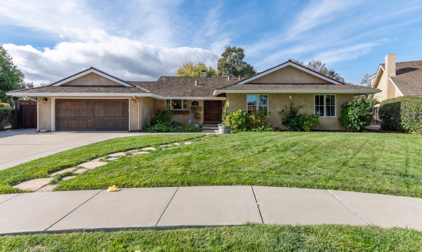 22260 Veronica Dr, Salinas, CA 93908-1123