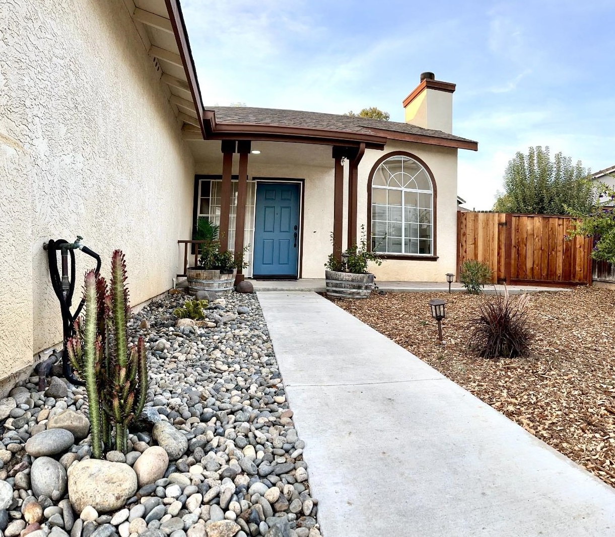 2310 Paradise Ct, Hollister, CA 95023