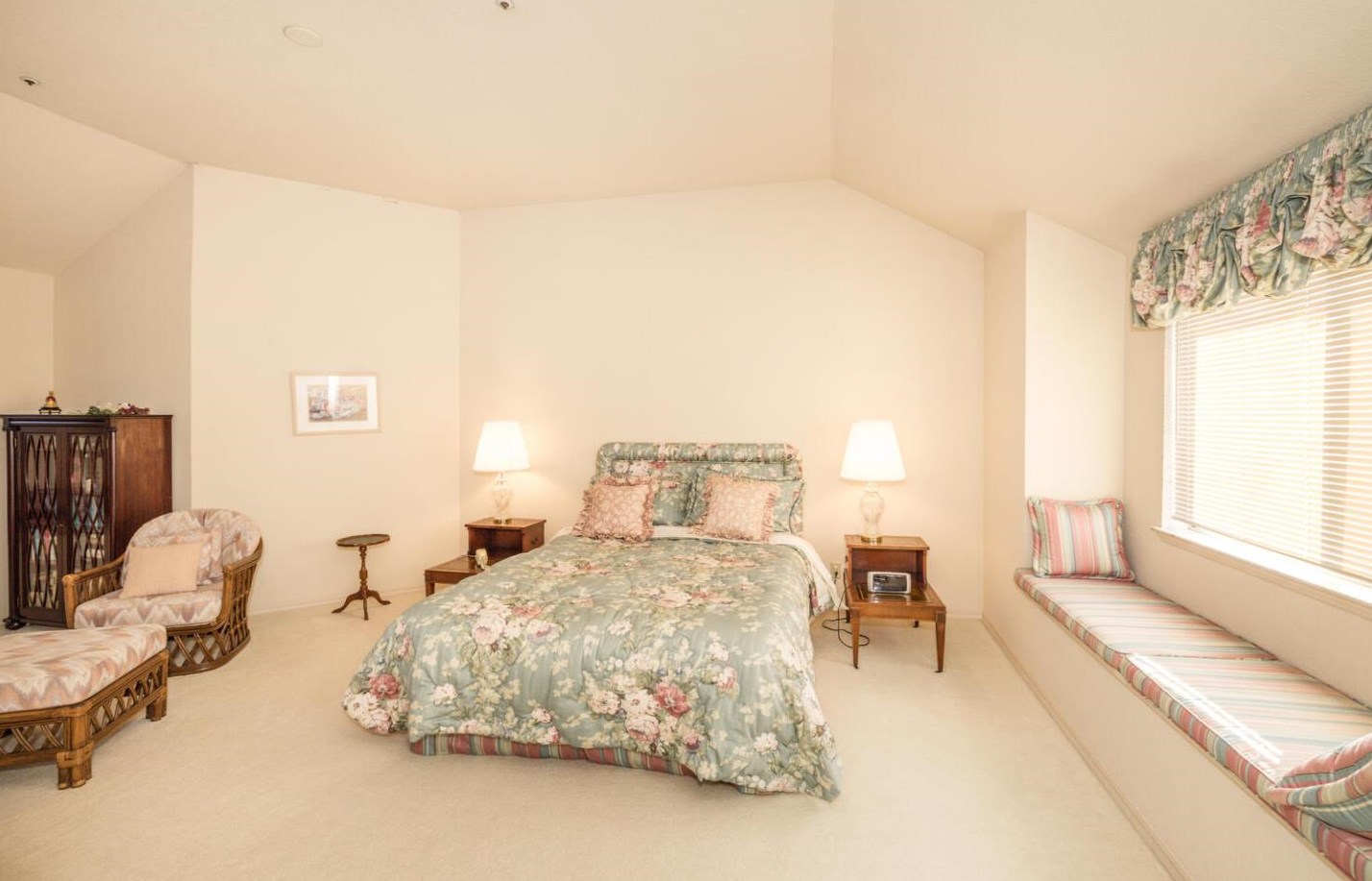 397 Biscayne Ave, San Mateo CA  94404-3501 exterior