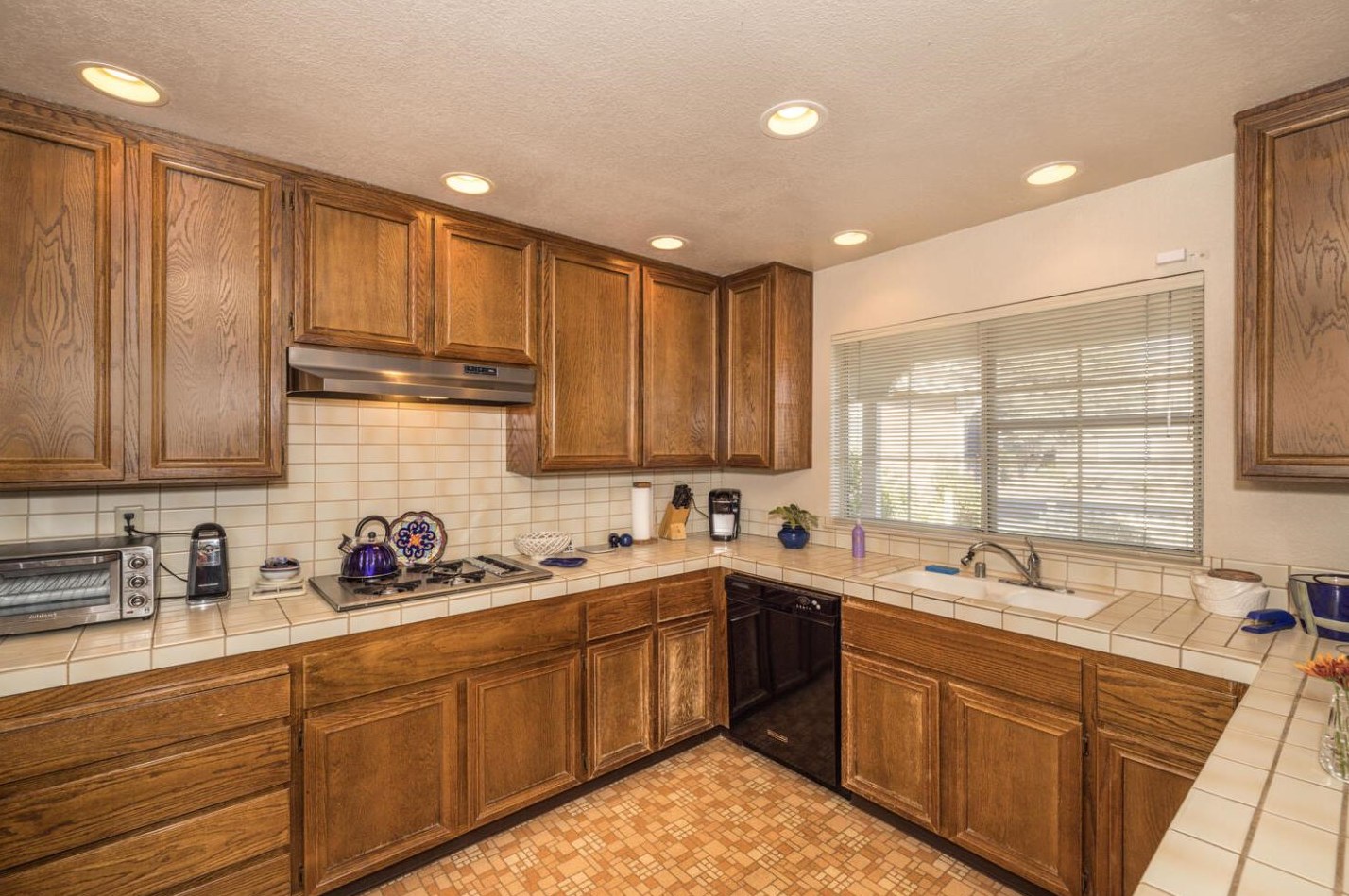 397 Biscayne Ave, San Mateo CA  94404-3501 exterior