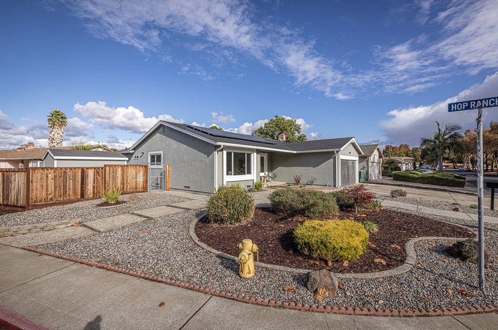 33000 Marsh Hawk Rd, Union City, CA 94587-3141