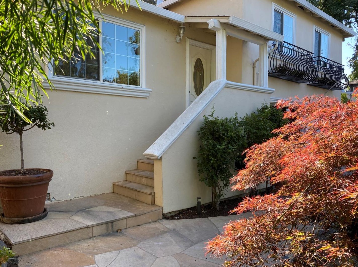 1725 Maddux Dr, Redwood City, CA 94061