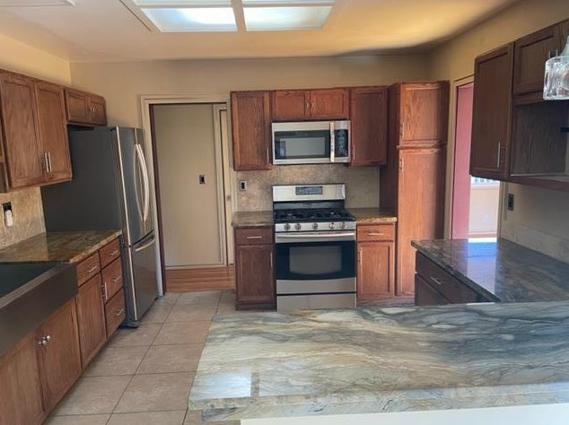 1060 Cadiz Ct, Seaside, CA 93955-5901