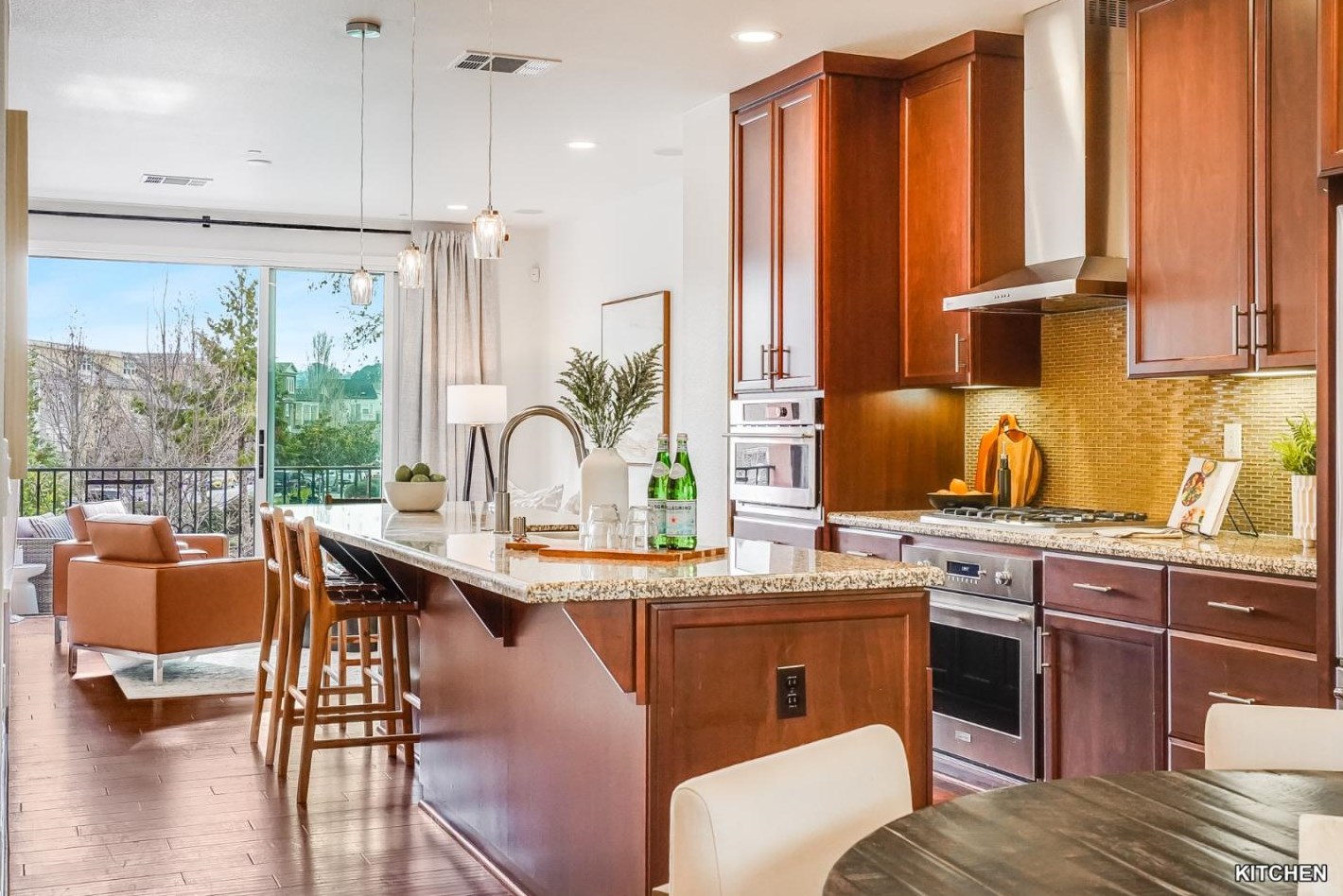 375 Derby Ave, San Mateo CA  94403 exterior