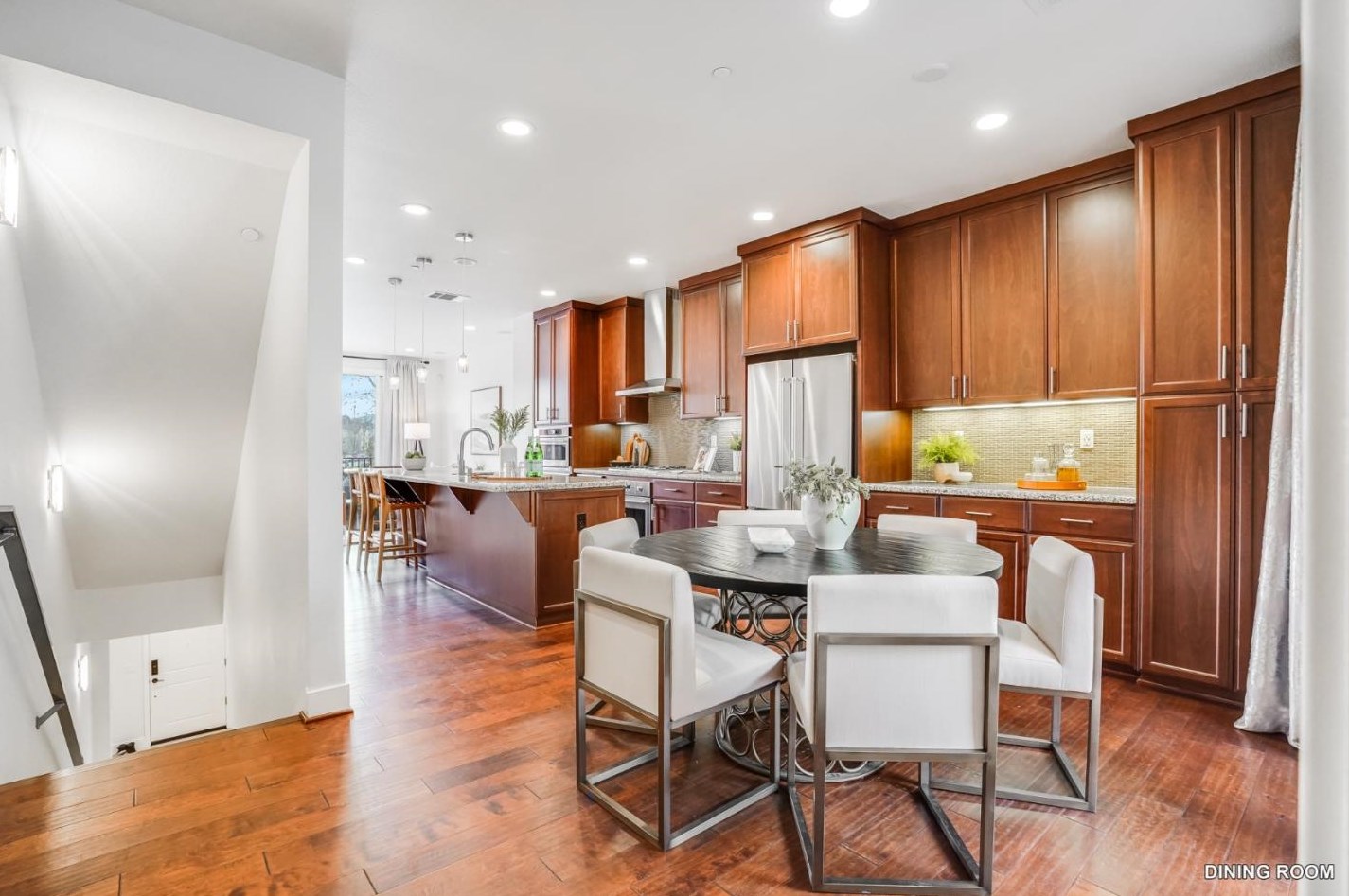 375 Derby Ave, San Mateo CA  94403 exterior