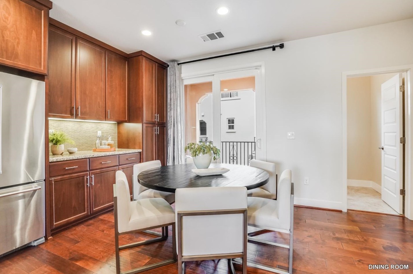 375 Derby Ave, San Mateo CA  94403 exterior