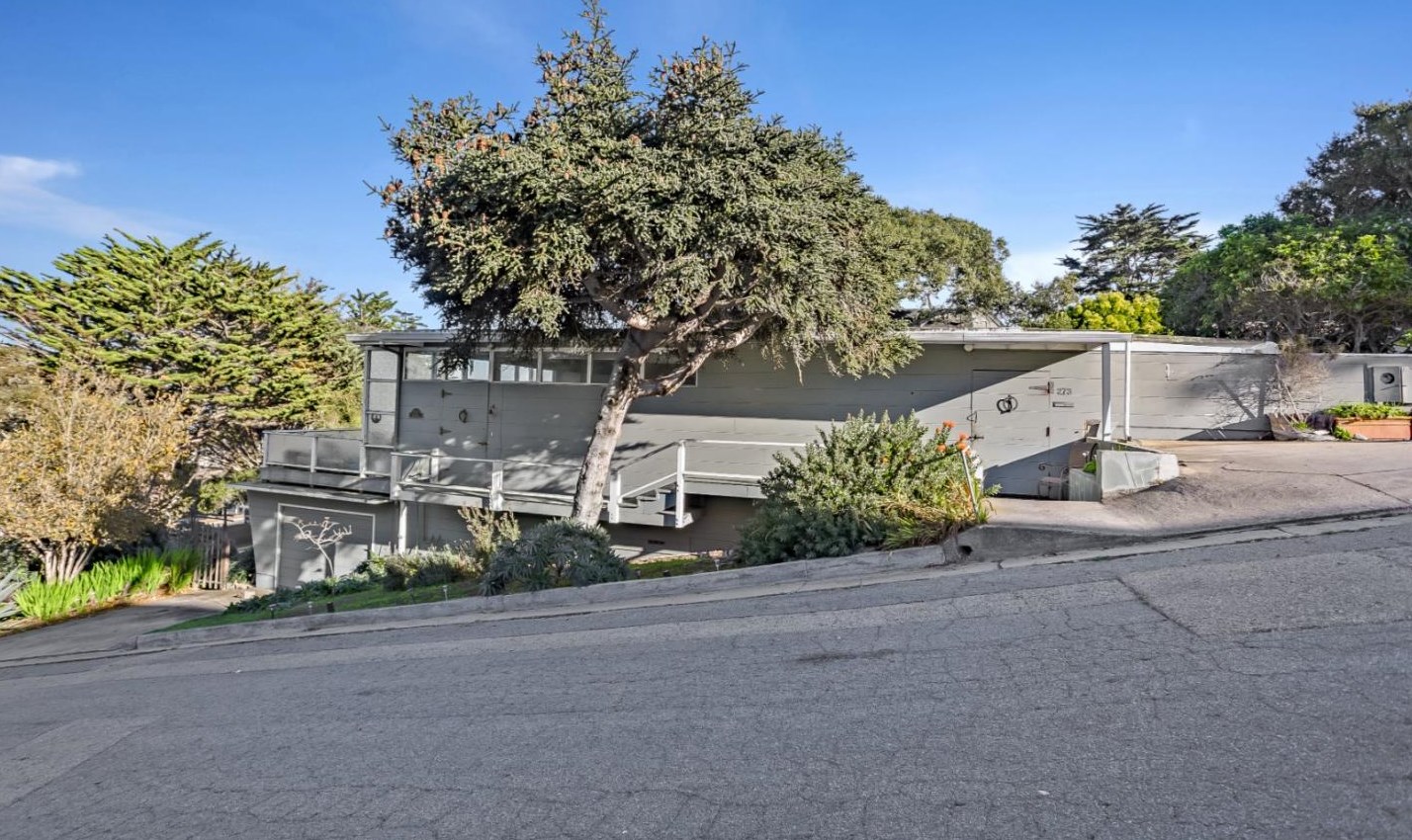 273 Lighthouse Ave, Del Monte Park, CA 93950