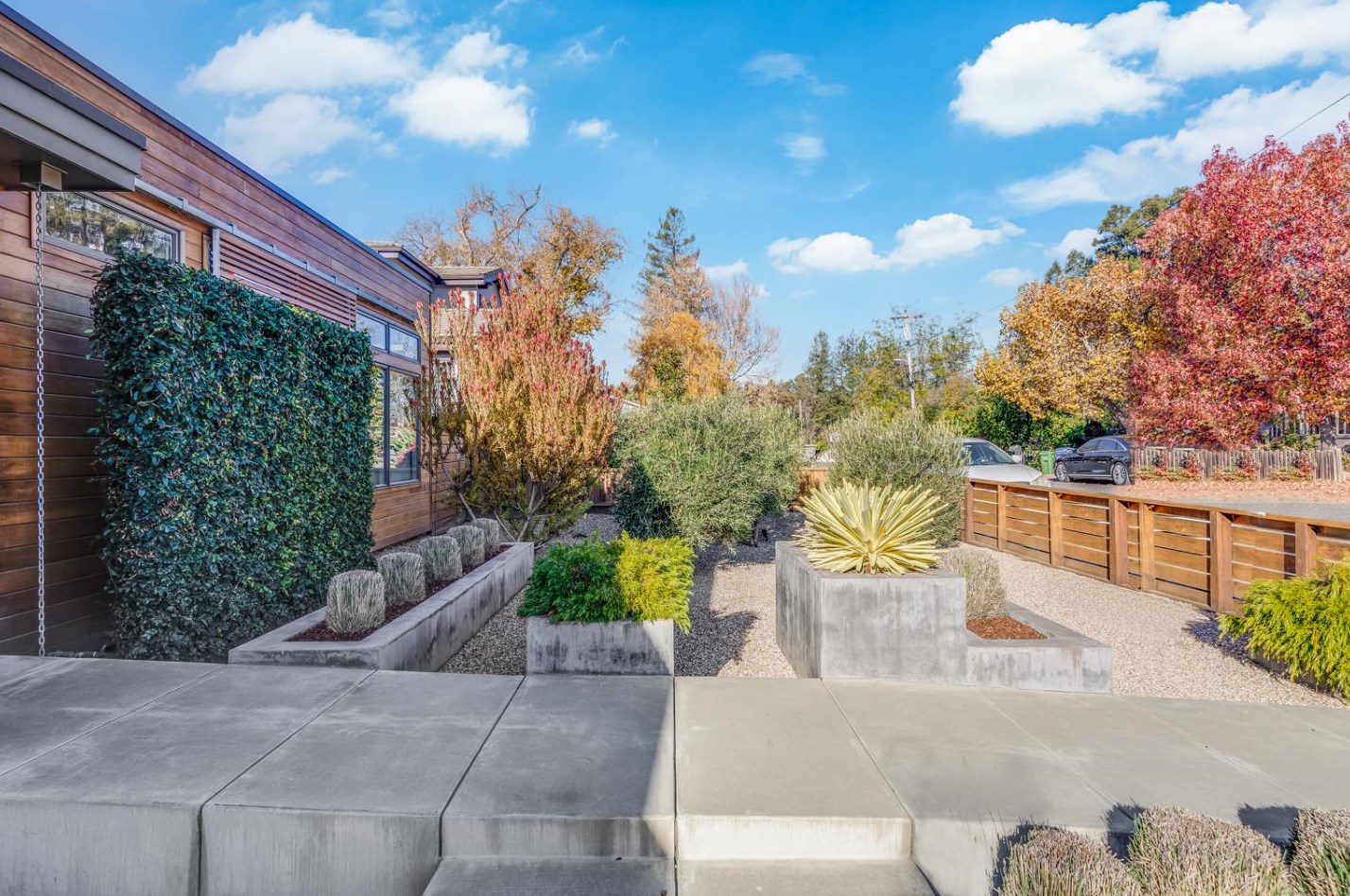 17980 Rose Ct, Los Gatos, CA 95030