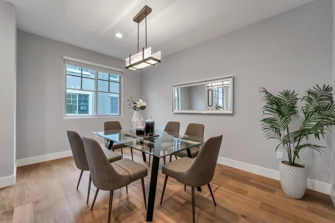 267 Fairchild Dr, Mountain View, CA 94043