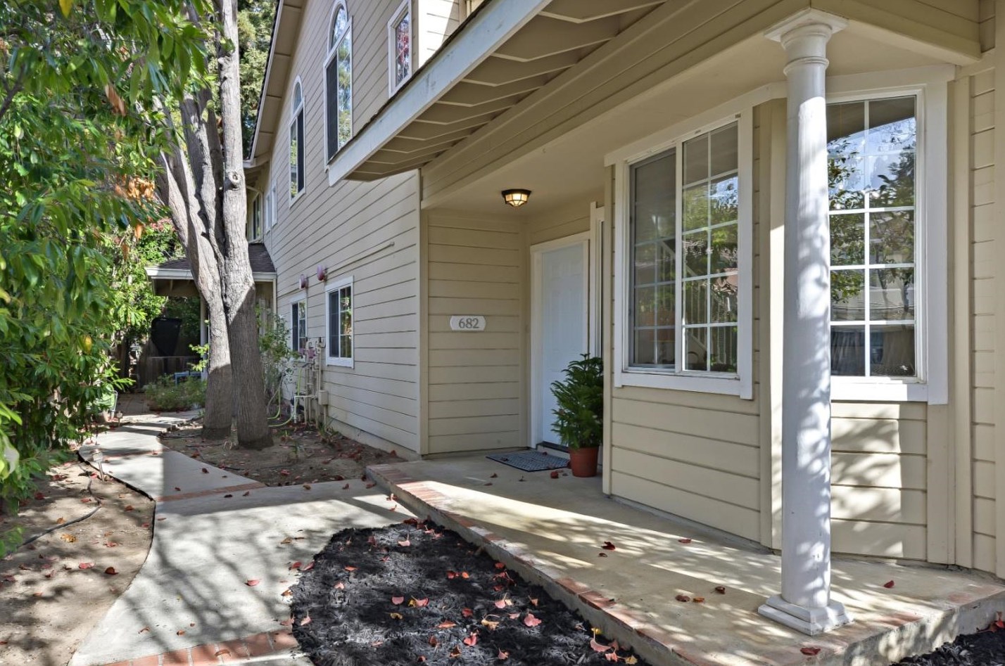 682 Willowgate St, Mountain View, CA 94043