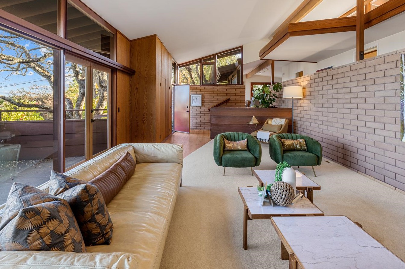 818 La Mesa Dr, Menlo Park, CA 94028-7421