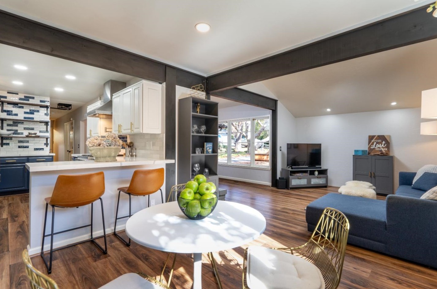 1086 Alameda St, Monterey CA  93940-4451 exterior