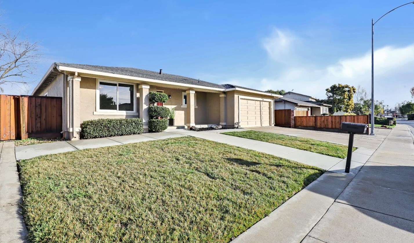 725 Lexington Pl, Gilroy, CA 95020