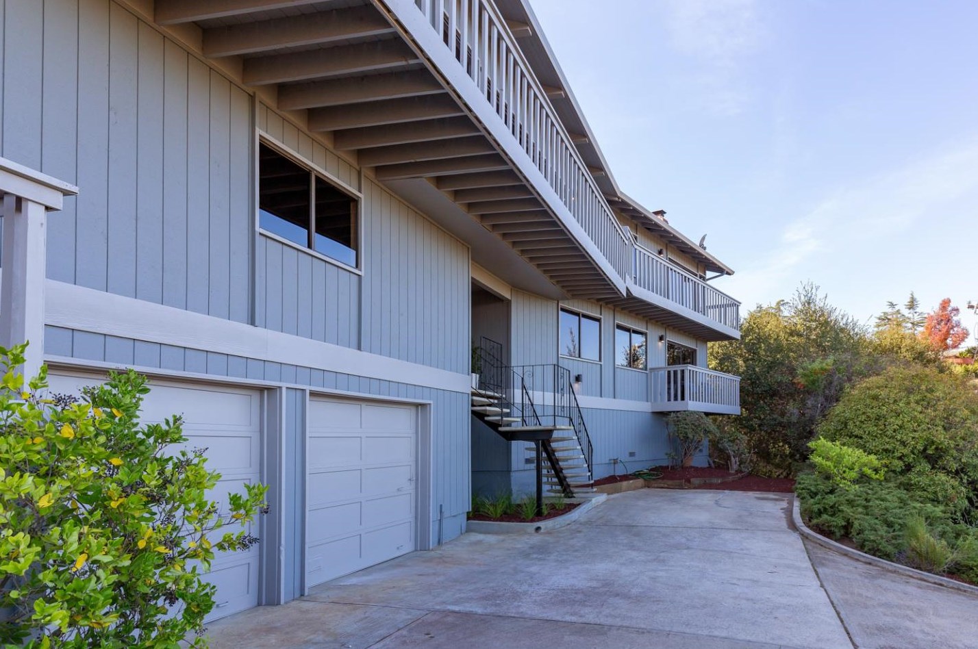 310 Quinnhill Rd, Los Altos, CA 94024