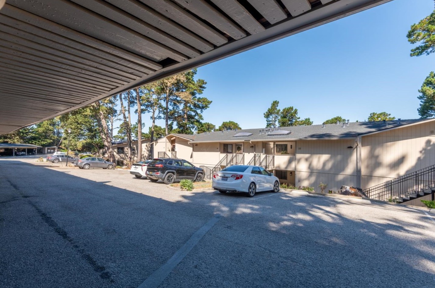 250 Forest Ridge Rd, Monterey CA  93940-4138 exterior