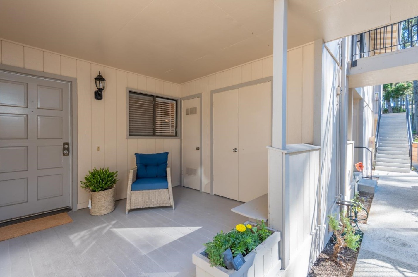 250 Forest Ridge Rd 19, Monterey, CA 93940