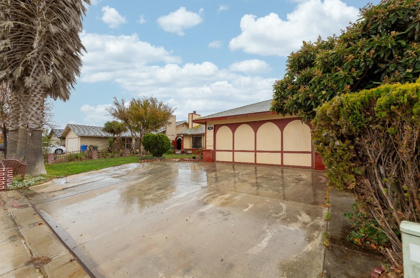 241 Burgundy Dr, Greenfield, CA 93927