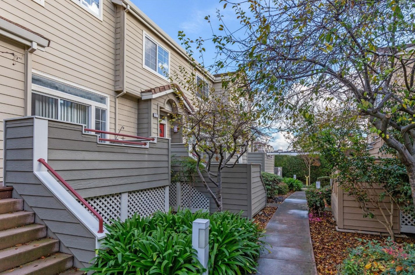 1152 La Rochelle Ter, Sunnyvale, CA 94089-4702