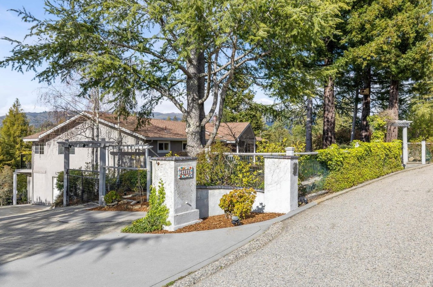 24060 Summit Woods Dr, Los Gatos, CA 95033