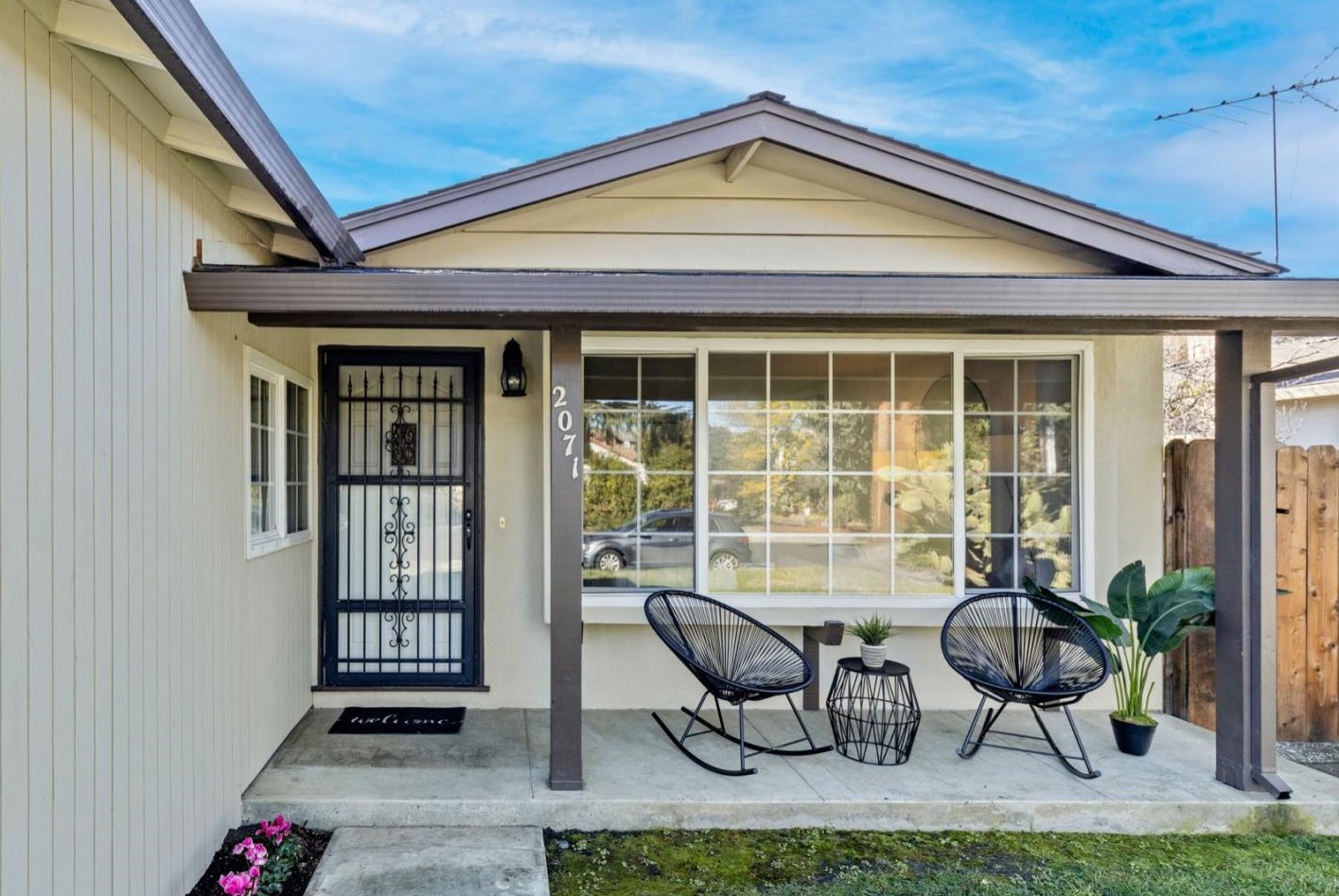 2071 Montecito Ave, Mountain View, CA 94043