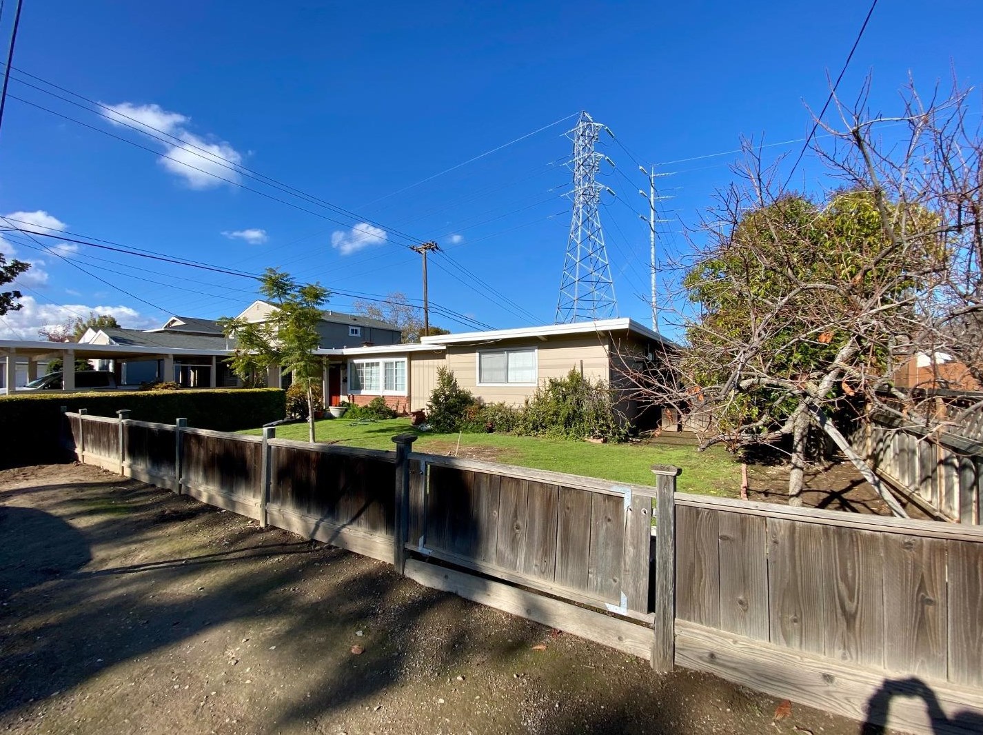21103 Gardena Dr, Cupertino, CA 95014-1617