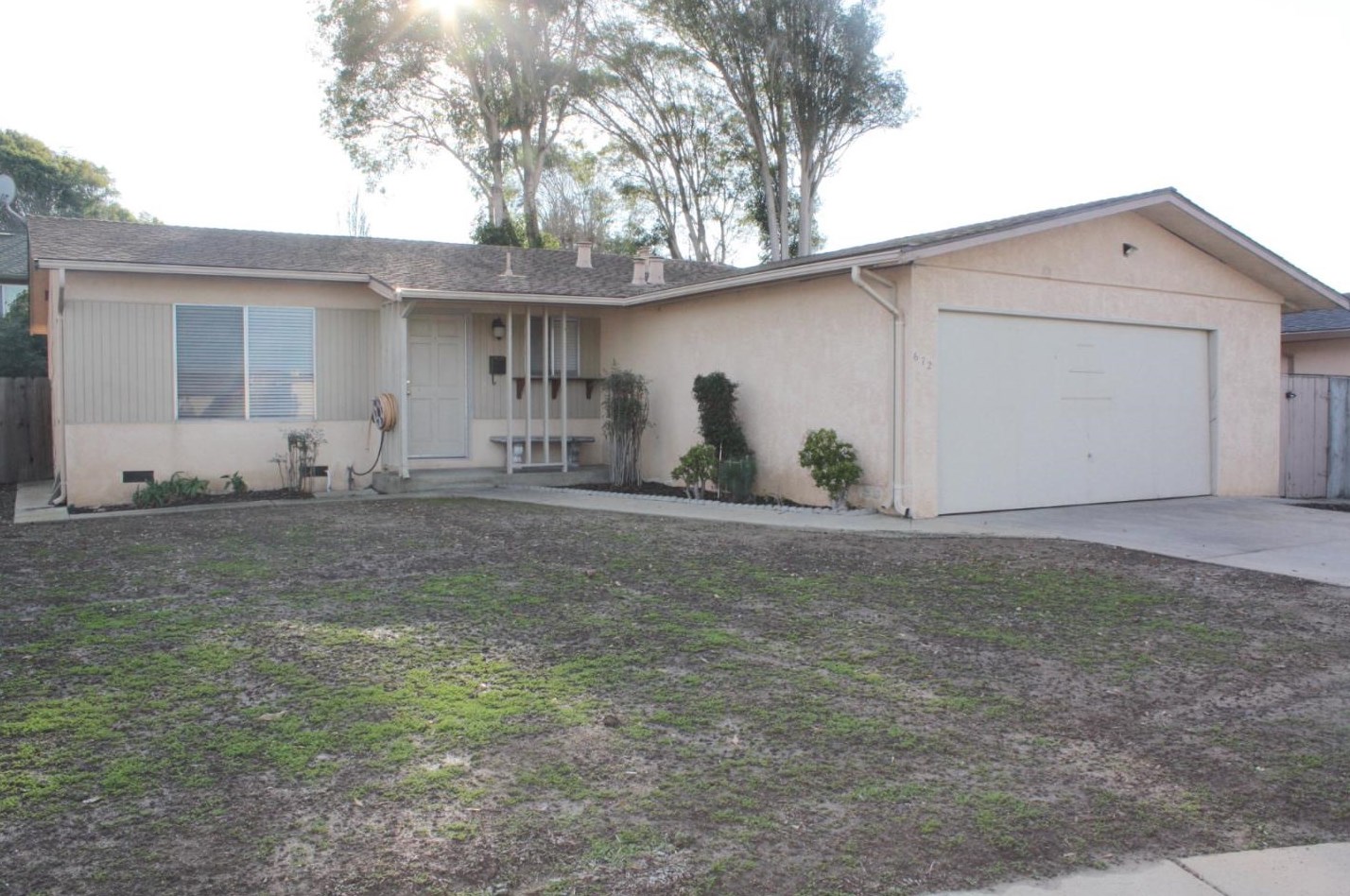 672 Calaveras Dr, Salinas, CA 93906-2511