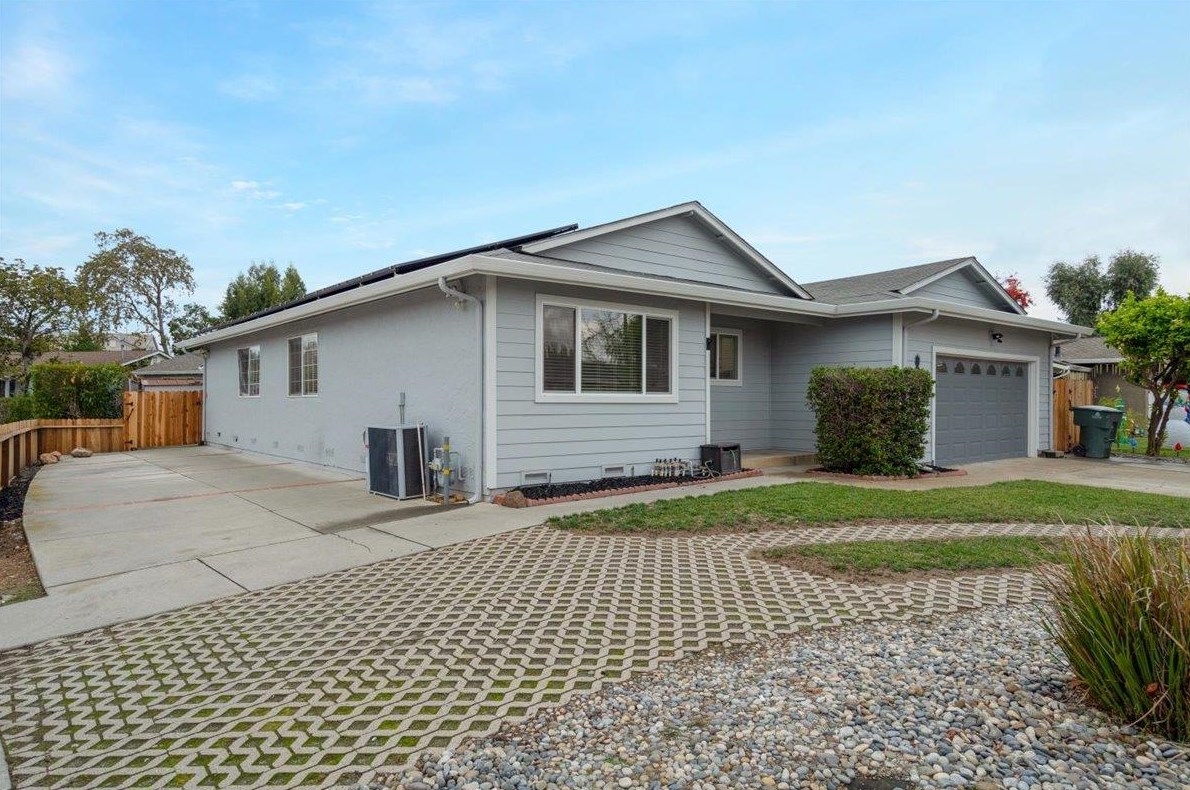 741 Welburn Ave, Gilroy, CA 95020