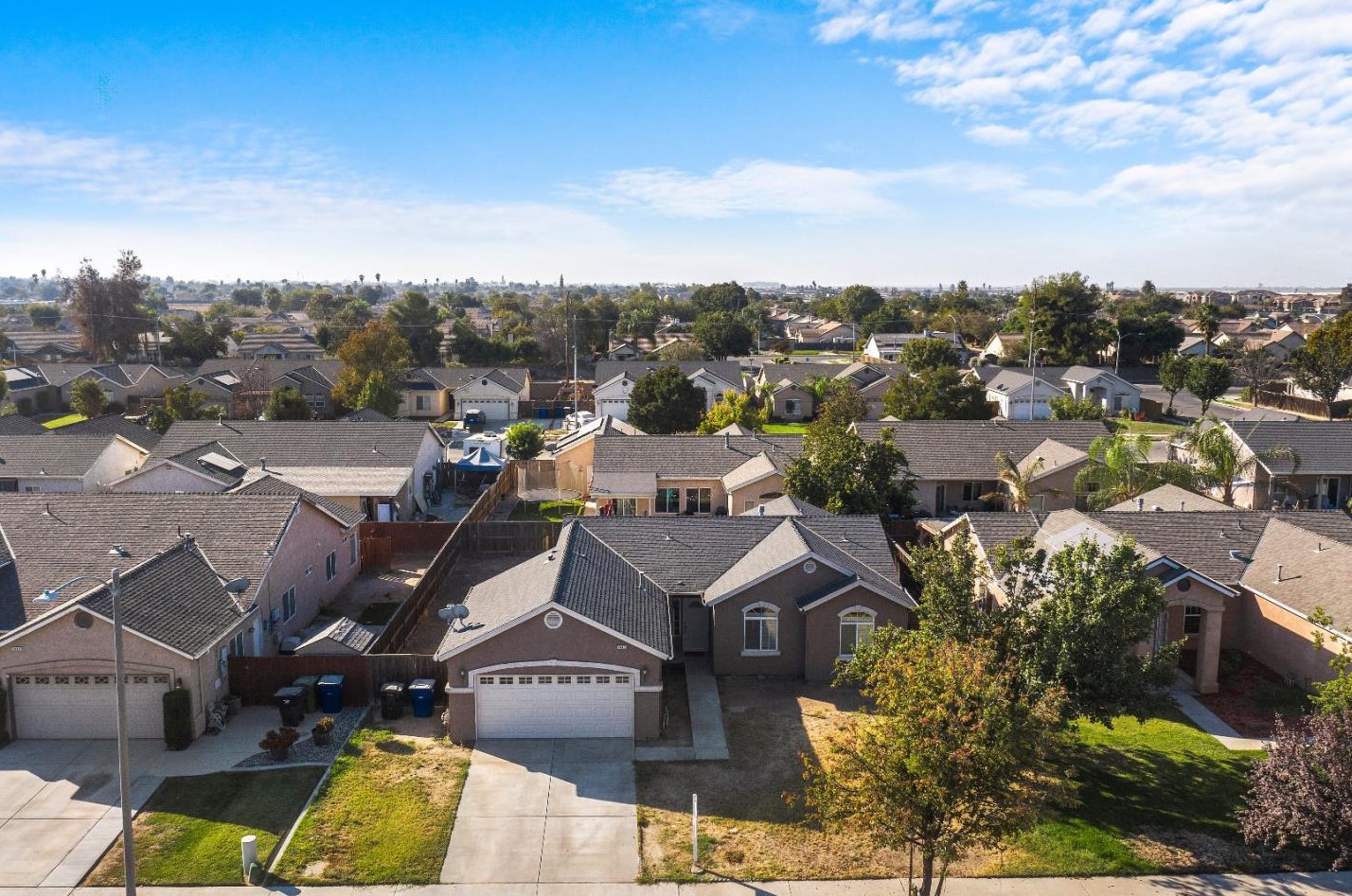 1643 Redbud St, Lemoore, CA 93245