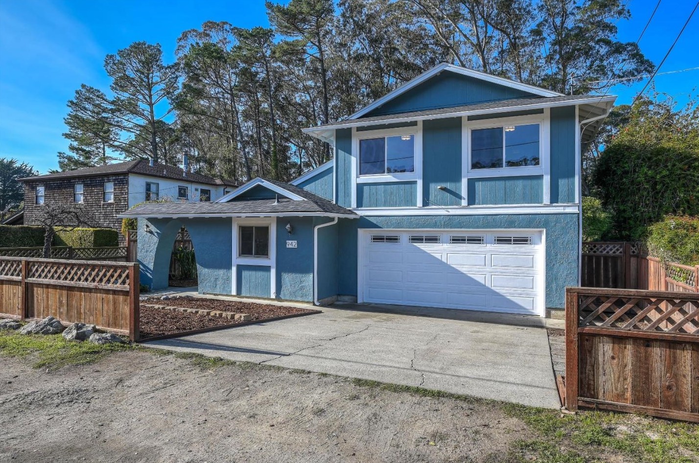 942 Birch St, Montara, CA