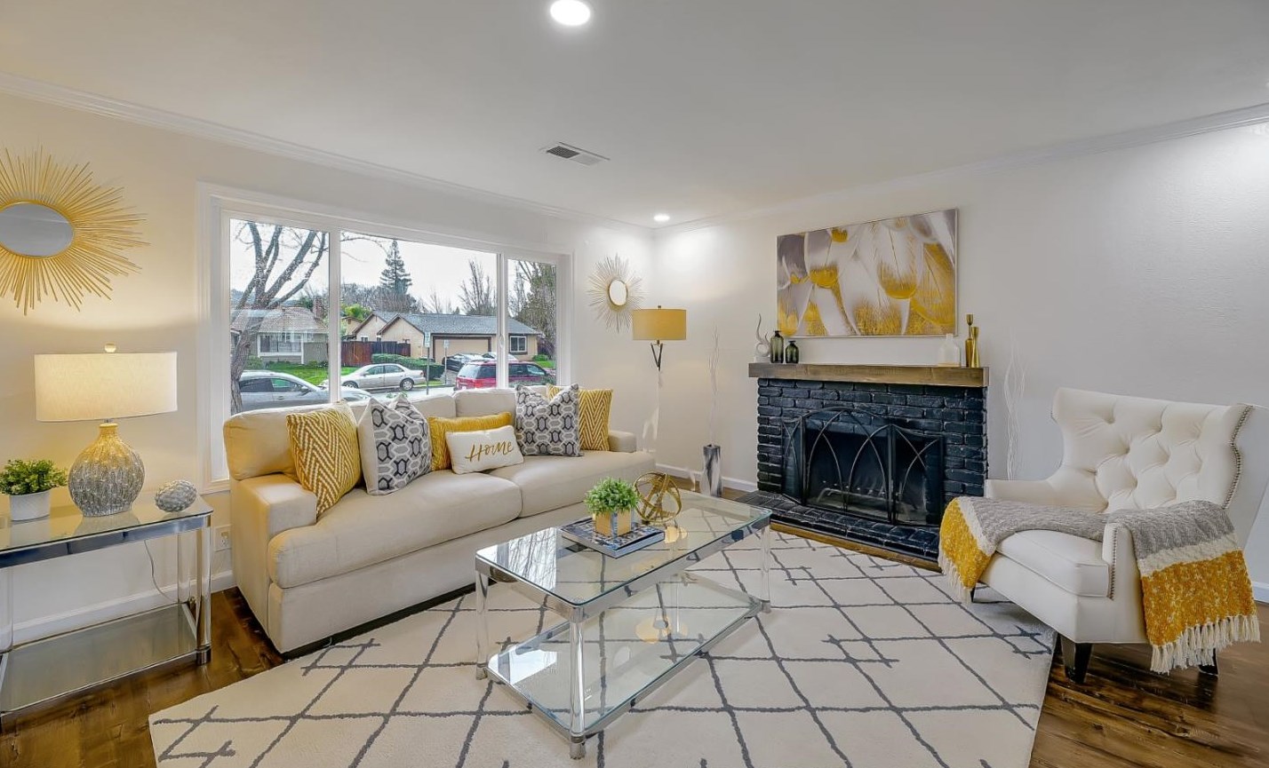 6870 Glenview Dr, Gilroy, CA 95020