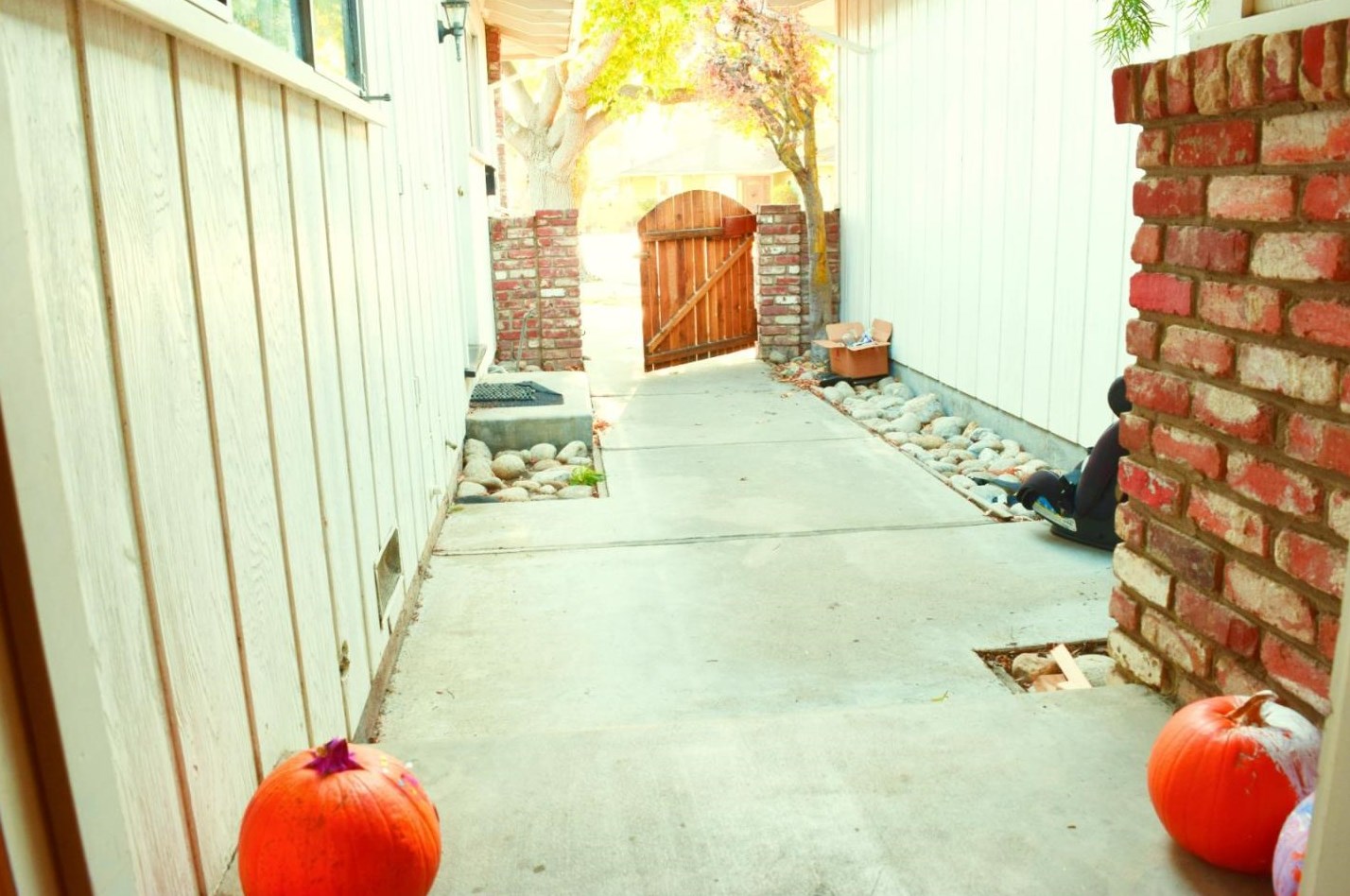 516 College Dr, Salinas, CA 93901-1506