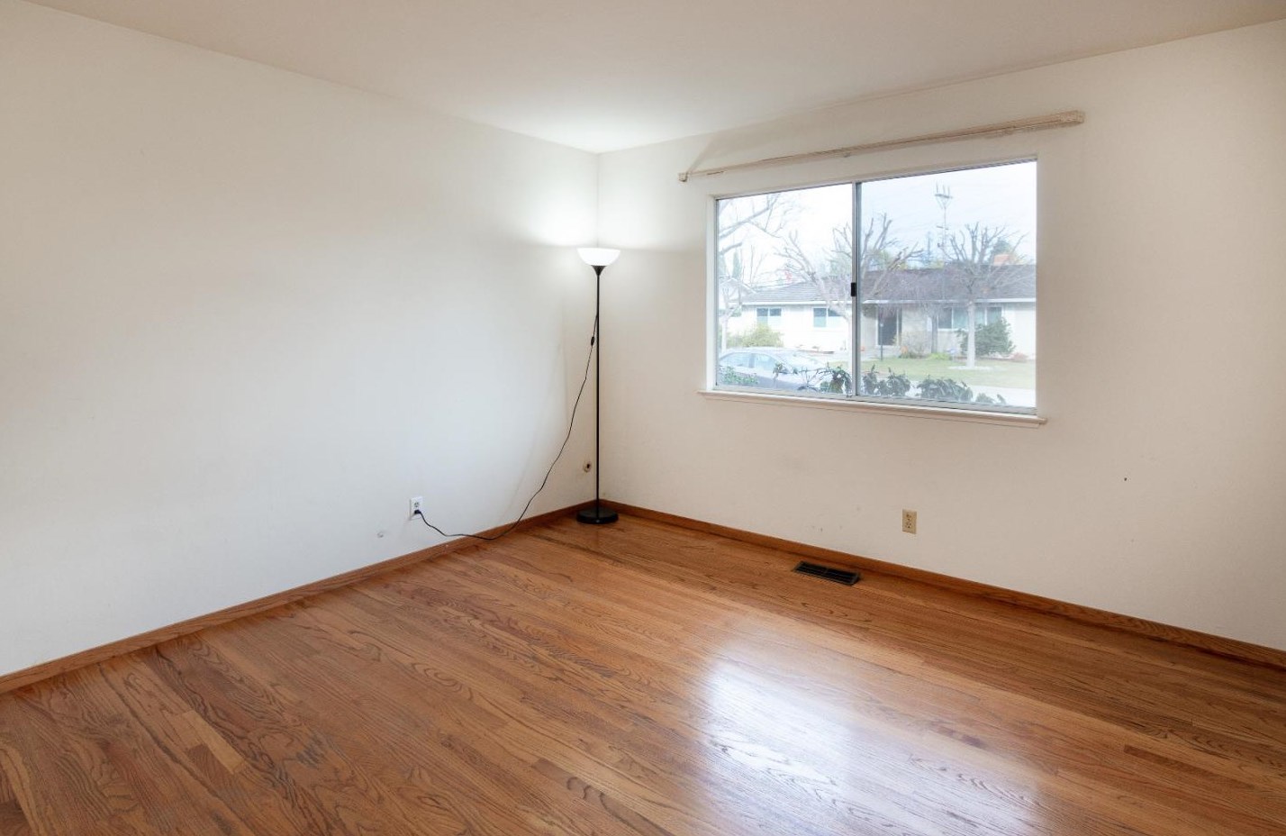 19930 Garnett Ct, Saratoga CA  95070-3801 exterior