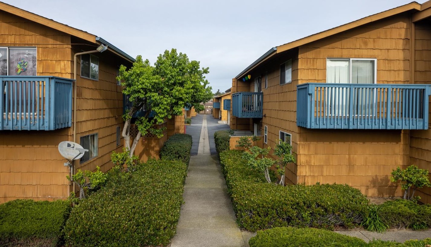3160 Eucalyptus St 19, Marina, CA 93933