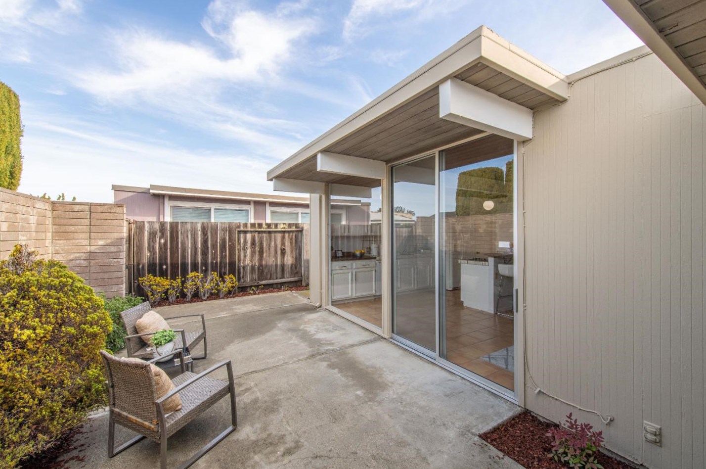 644 Matsonia Dr, San Mateo, CA 94404-1337