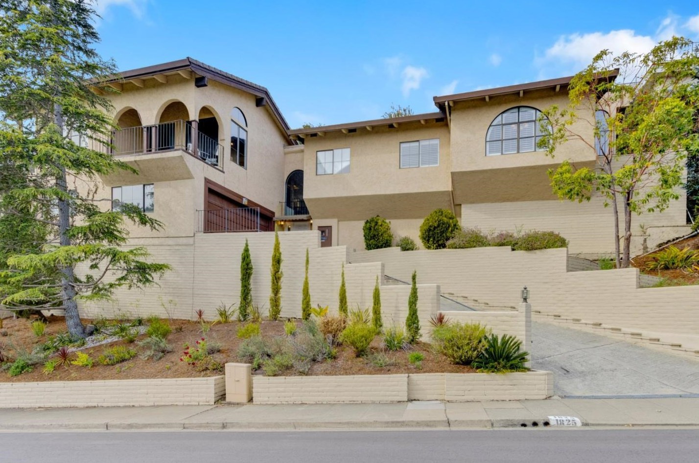1825 Loyola Dr, Burlingame, CA 94010