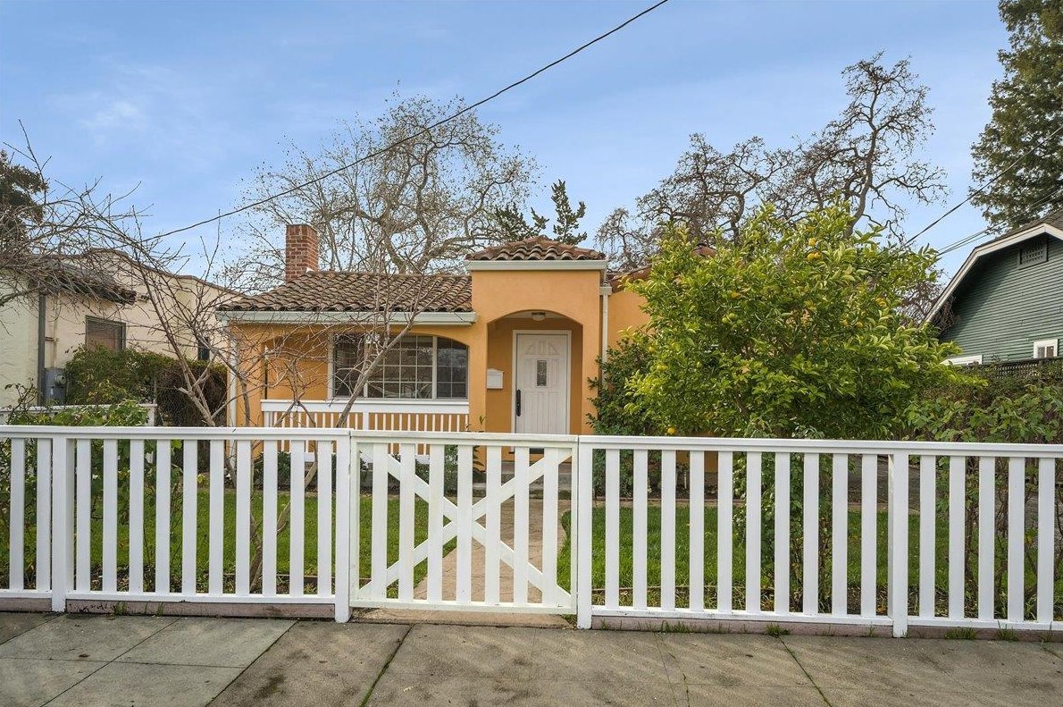 926 Iris St, Redwood City, CA 94061